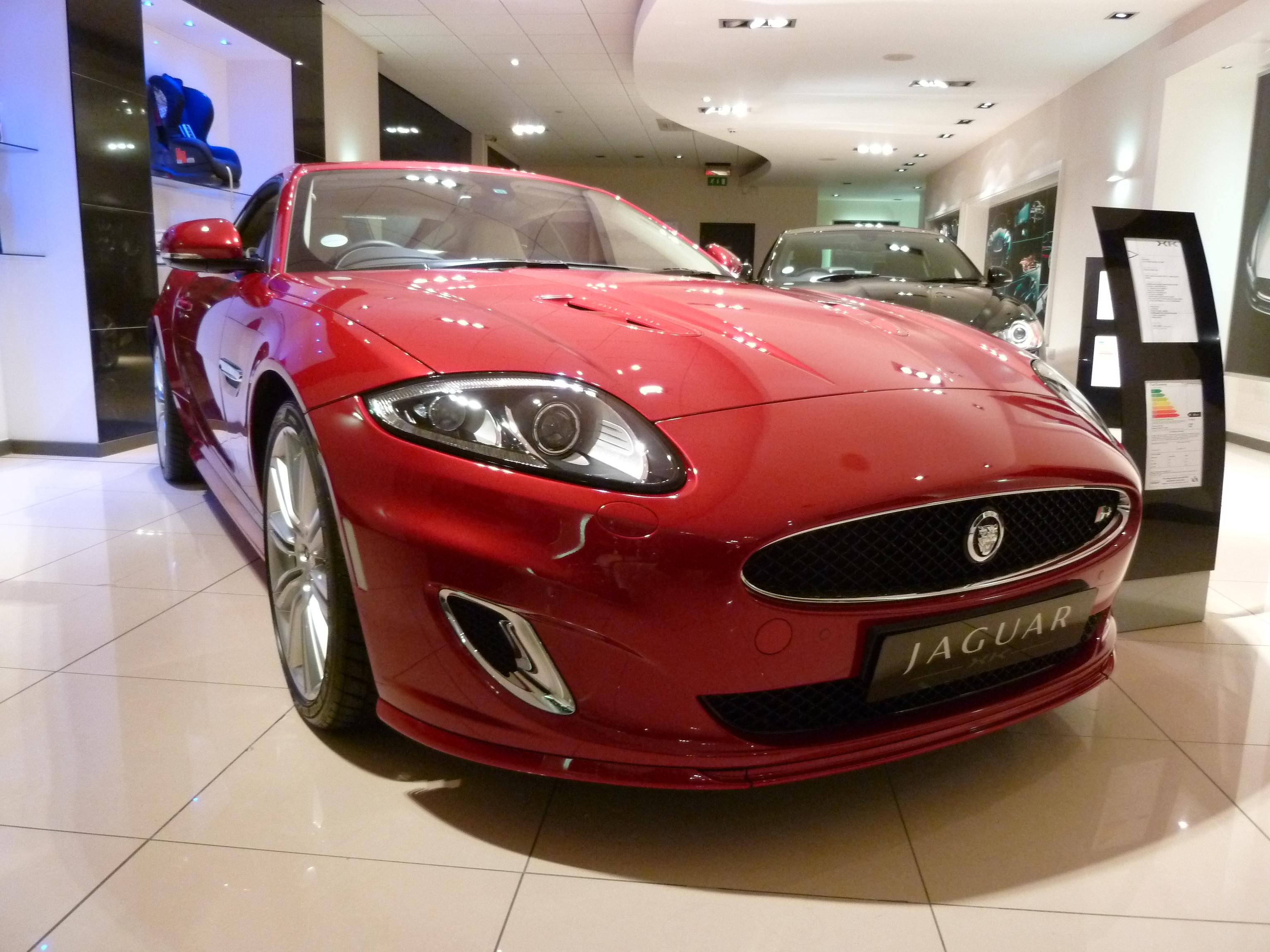 Jaguar XK черные фары