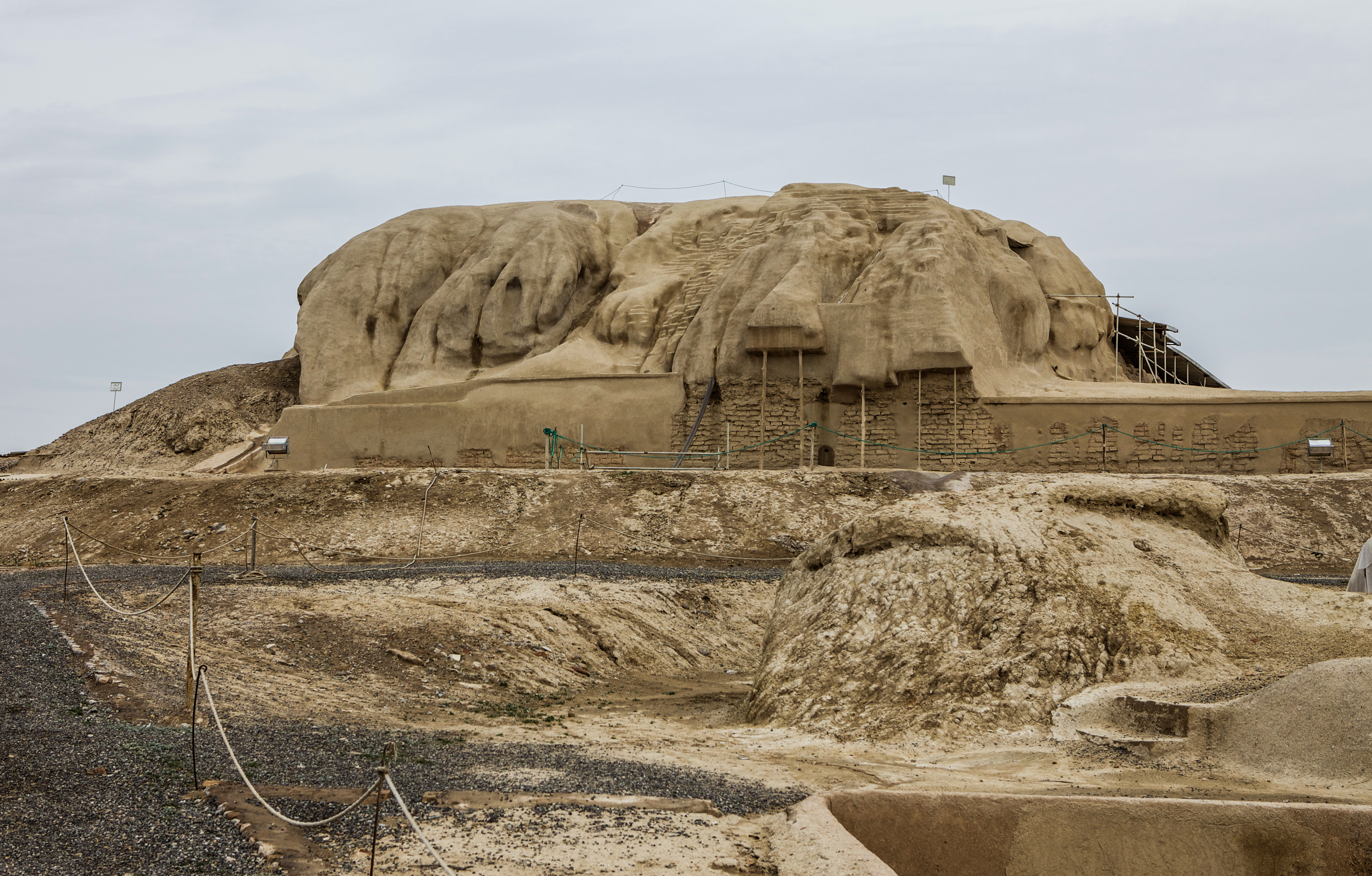 La communauté de la Colline Tepe_Sialk_in_Kashan%2C_Iran