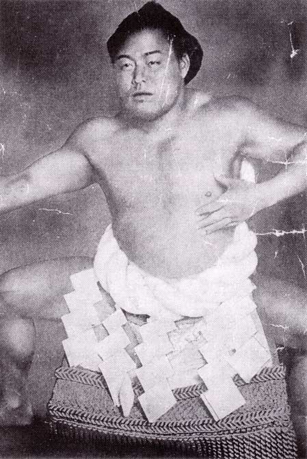 Tochigiyama Moriya, Japanese sumo wrestler, the 27th Yokozuna (b. 1892) died on October 3, 1959.