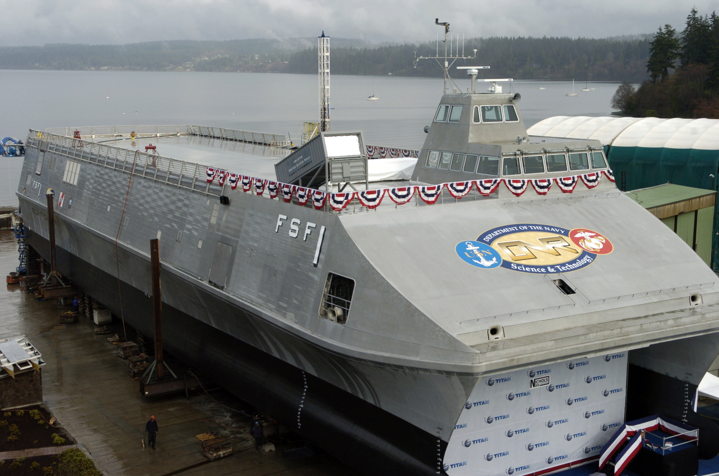 File:US Navy 050204-N-7676W-193 he Littoral Surface Craft ...