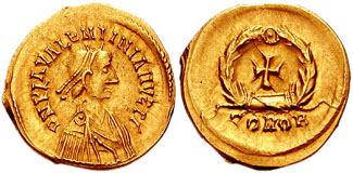 Vizigótska minca (tremissis) zobrazujúca cisára Valentiniana III., koniec 5. storočia