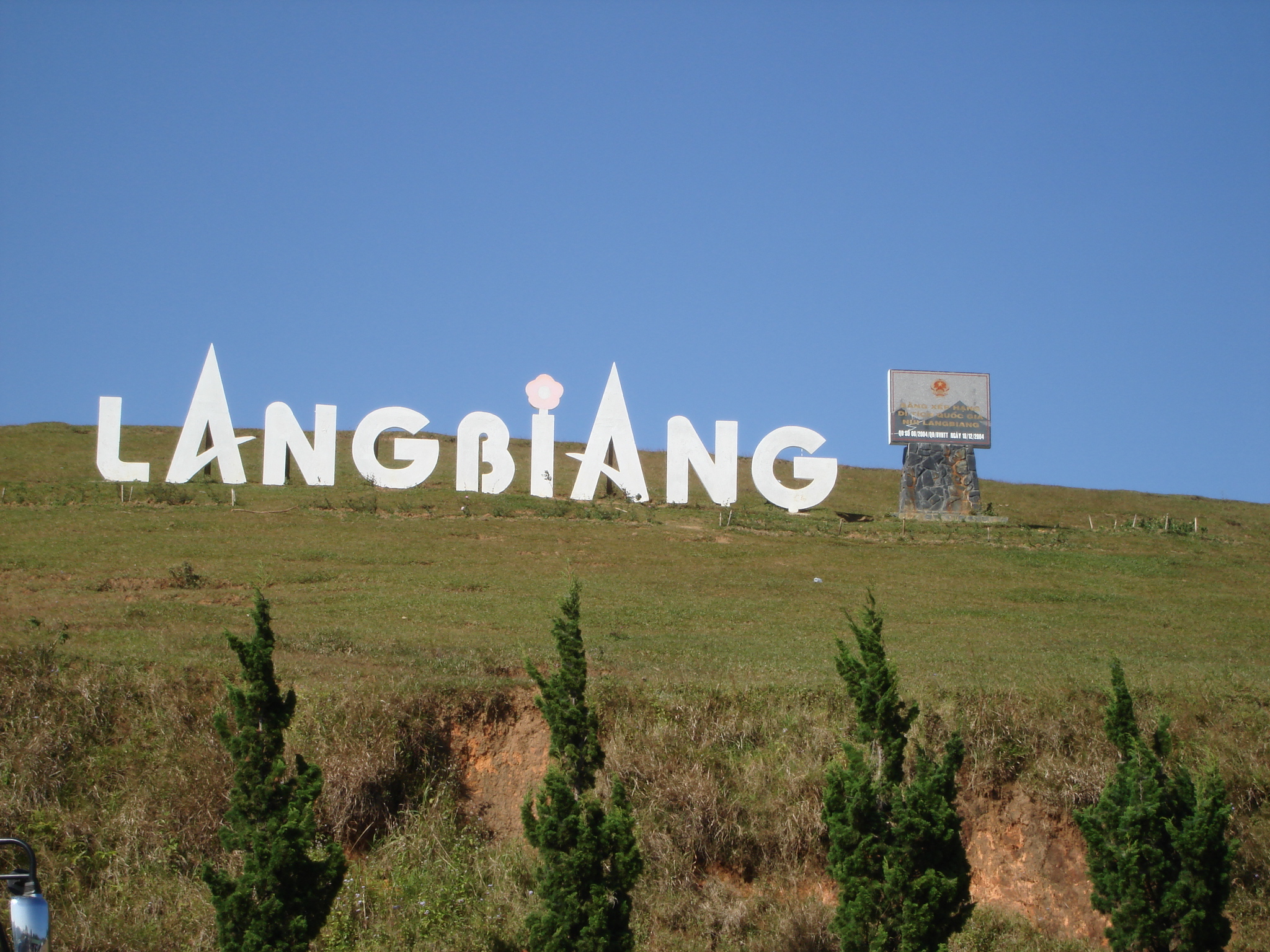 Đỉnh Langbiang – Wikipedia Tiếng Việt