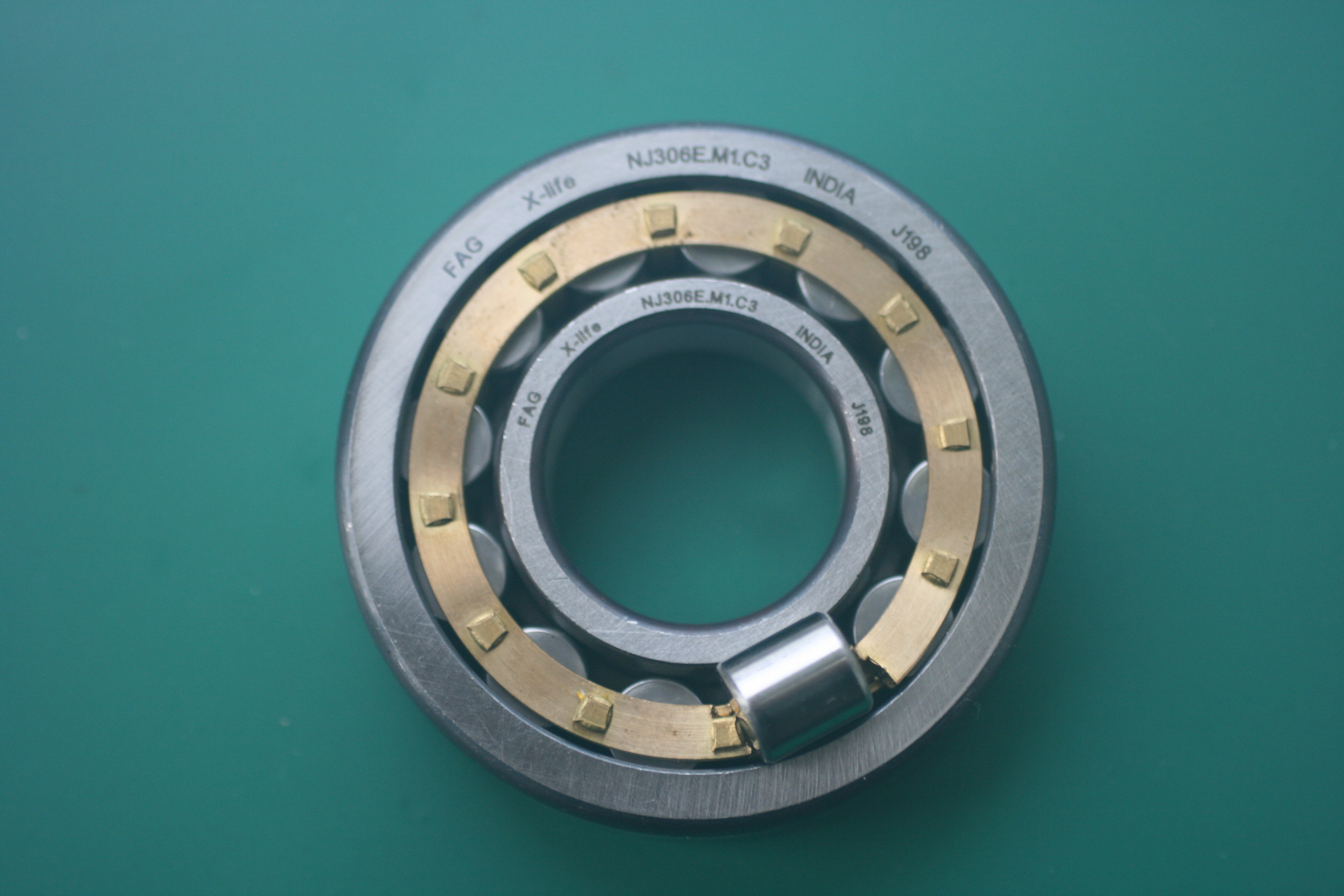 E bearing. Nj306e. Подшипник FBJ nj306 e. Подшипник NJ 210 ECP. Подшипник NSK nj306 e js.