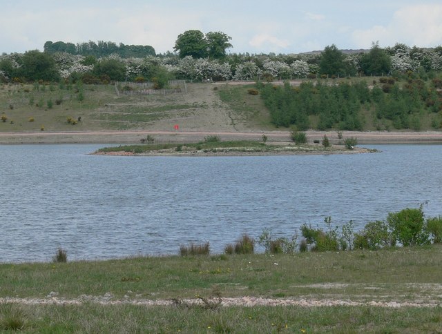 File:Albert Village Lake - geograph.org.uk - 818349.jpg