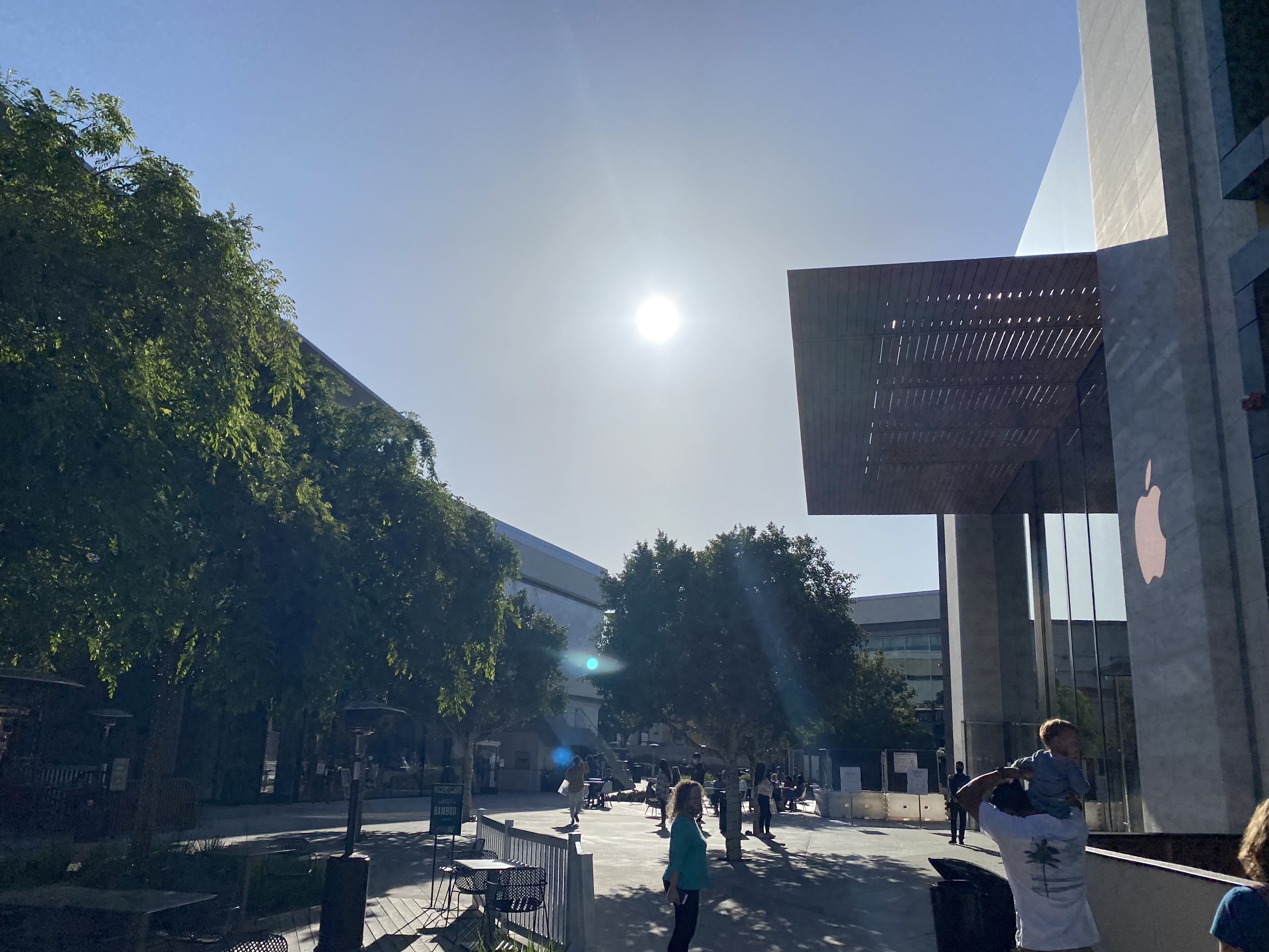 File:Apple Flagship Store at Westfield Valley Fair, San Jose