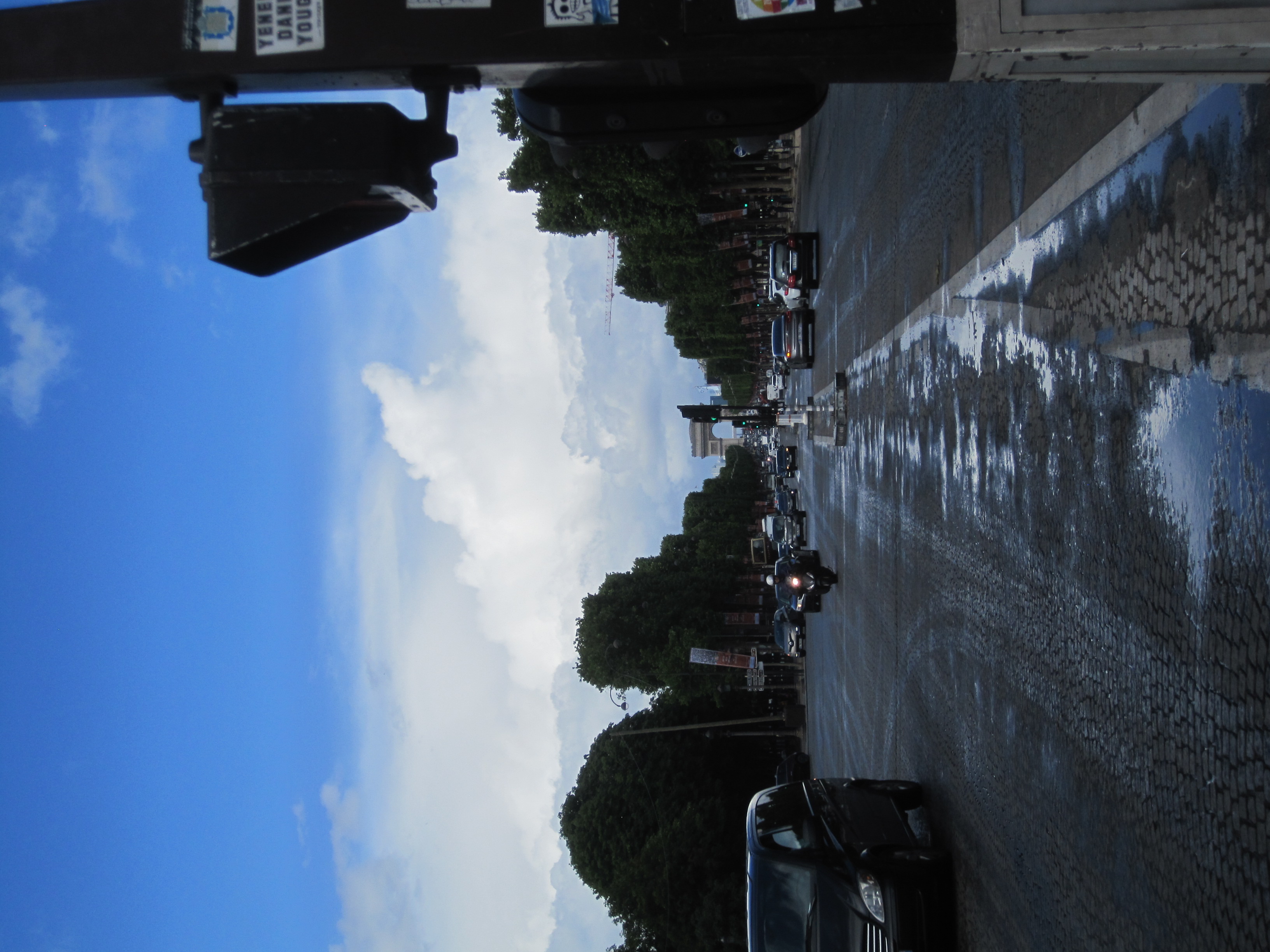 File:Arc de Triomphe from Avenue des Champs Elysees with trees.JPG -  Wikimedia Commons