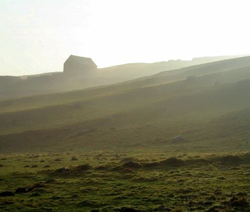 File:Barn on the Pennine Way - geograph.org.uk - 640482.jpg