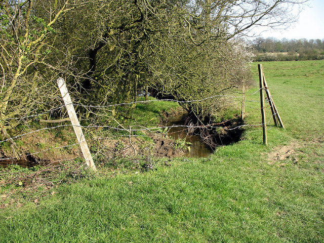 File:Brook and Barbed Wire - geograph.org.uk - 385711.jpg