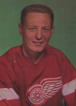 <span class="mw-page-title-main">Bruce MacGregor</span> Canadian ice hockey player