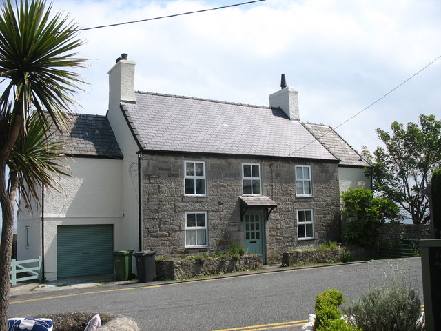 File:Craig-y-Mor, Moelfre - geograph.org.uk - 1342074.jpg