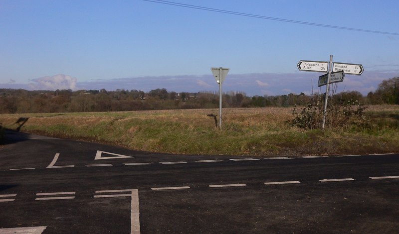 File:Crossroads at Malms Farm - geograph.org.uk - 2217153.jpg