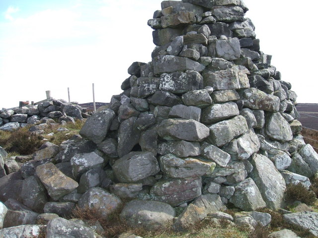 File:Darden Pike - geograph.org.uk - 403494.jpg