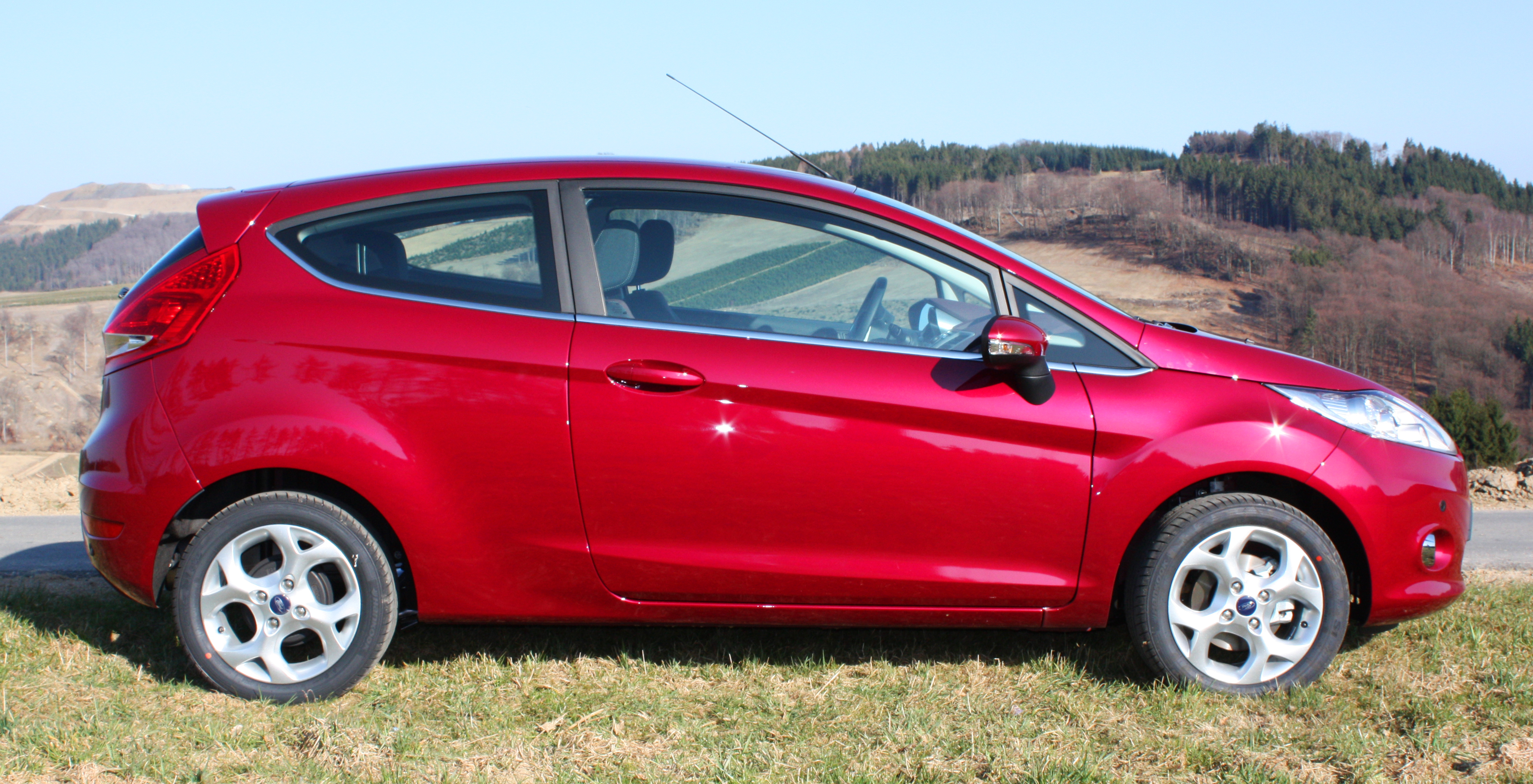 File:Ford Fiesta Mk6 Facelift.JPG - Wikimedia Commons