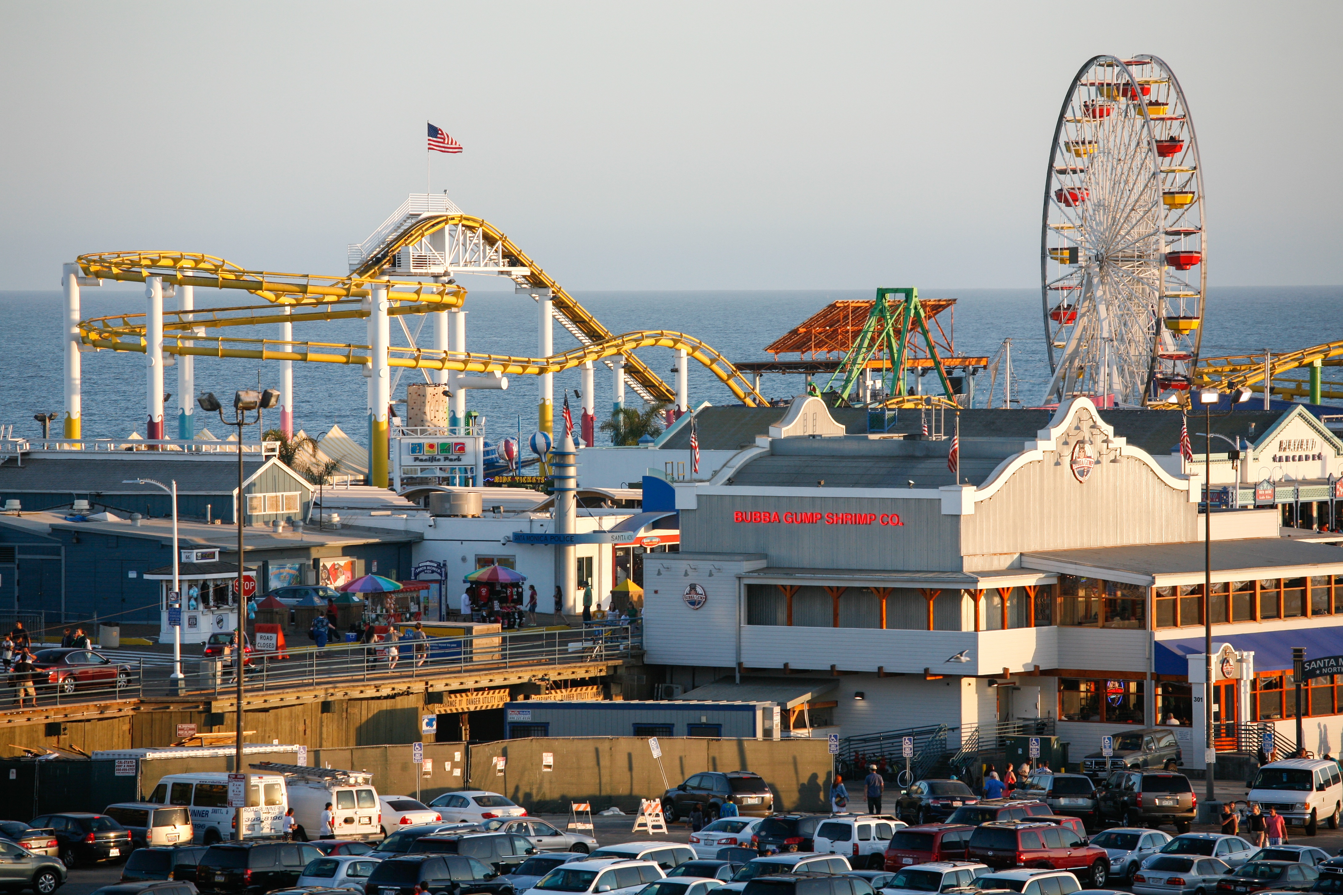 File:Fun Park on the Pier, Santa Monica (7618053318).jpg - Wikimedia