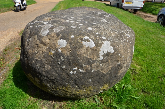 Hartest Stone - Glacial erratic - geograph.org.uk - 3594218