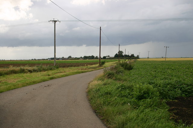 File:Honeysome road leads to Westmoor farm south - geograph.org.uk - 498253.jpg