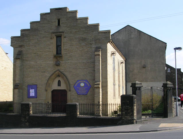 File:Horton Moravian Church - Little Horton Lane - geograph.org.uk - 392492.jpg
