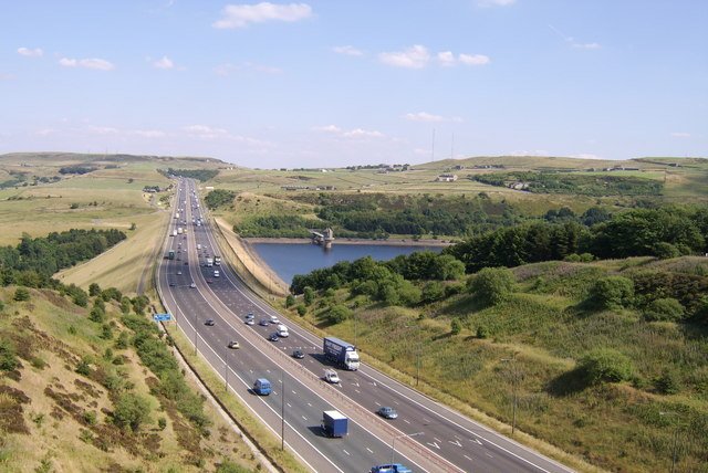 File:M62 motorway, Calderdale.jpg