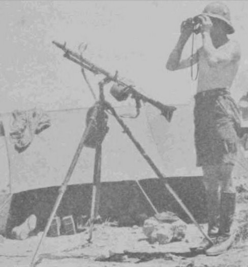 https://upload.wikimedia.org/wikipedia/commons/8/84/MG-34_AA_tripod.jpg