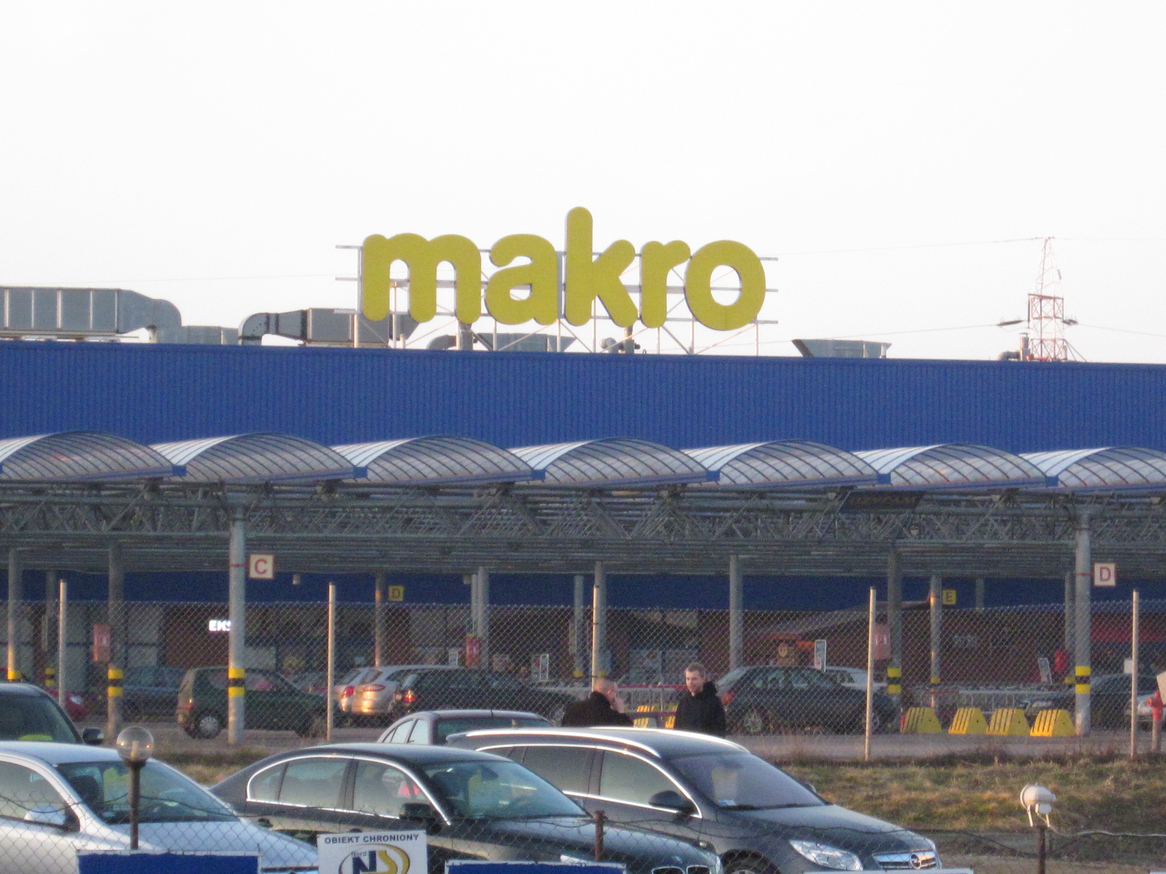 makro cash and carry