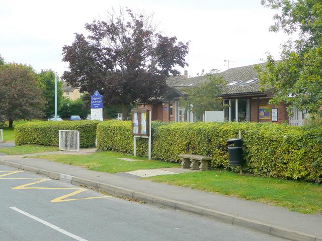 File:Sedgeberrow CE First School - geograph.org.uk - 1493462.jpg