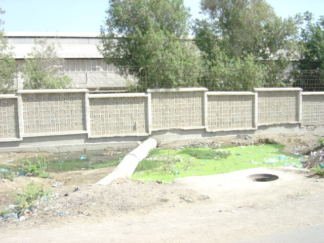 File:Shrine of Pir Mangho (Manghopir) 40.JPG