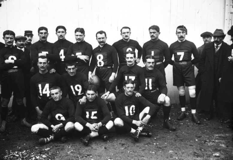 File:Stade de la Croix Du Prince - équipe du Sud - Agence Rol - 7-12-13.jpg