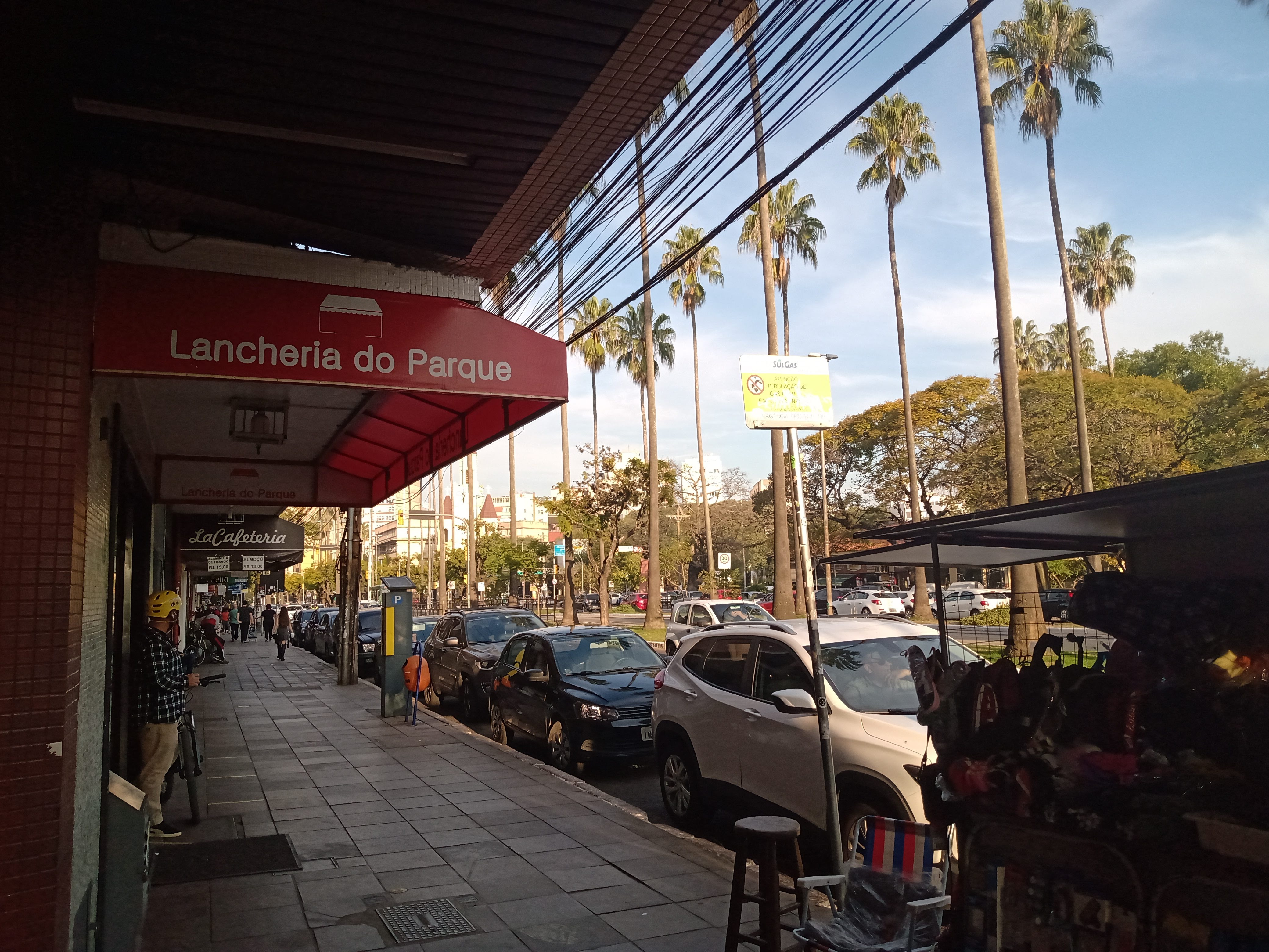 Conheça a história do xis nas tradicionais lancherias de Porto Alegre