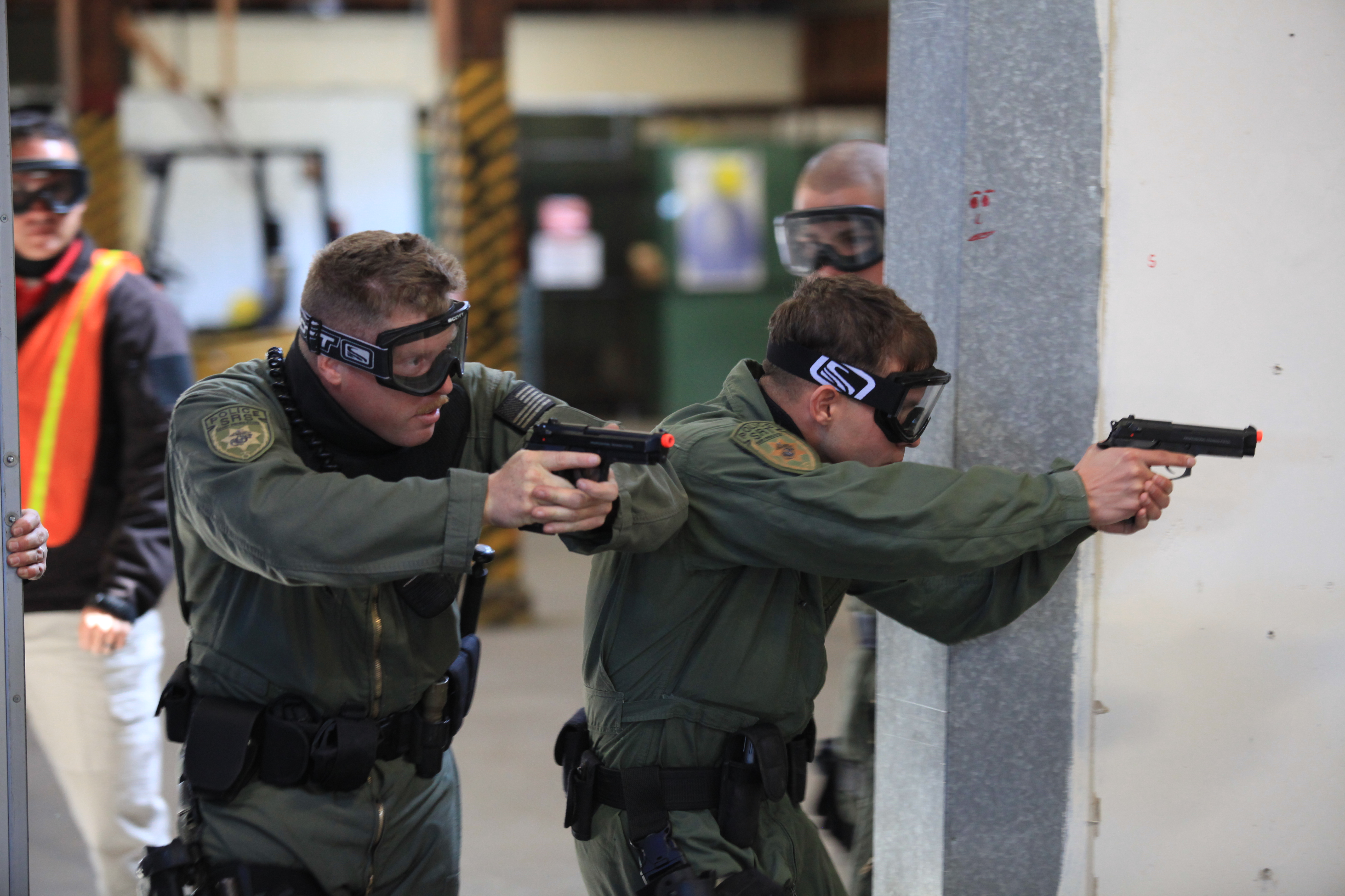 Active shooter отзывы. Srt» (Special Reaction Team). M9 Pistol USMC. Marine Special Reaction Team. Active Shooter.