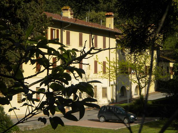 File:Villa fattoria dell'Isola.jpg