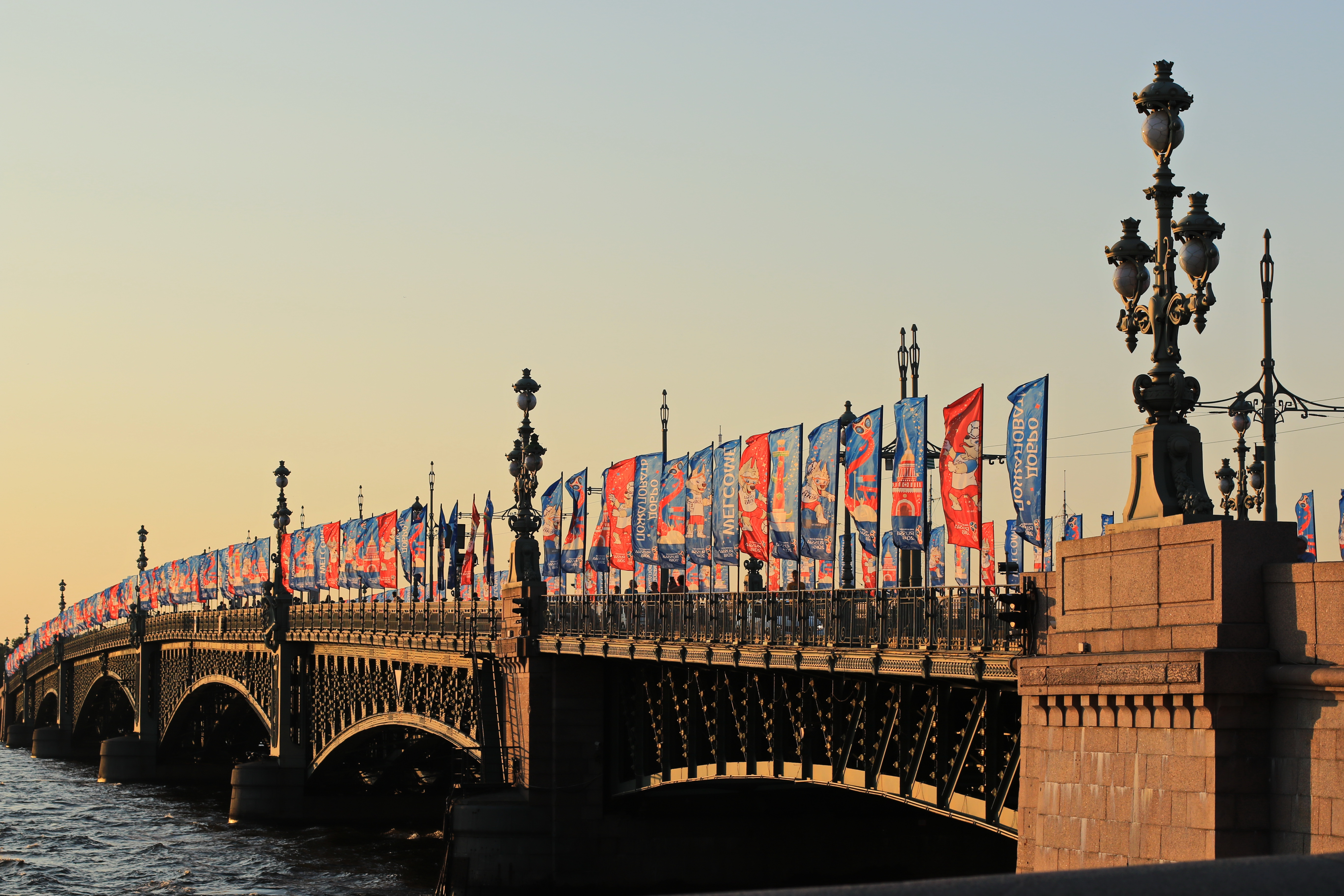 Вид с Троицкого моста в Санкт-Петербурге