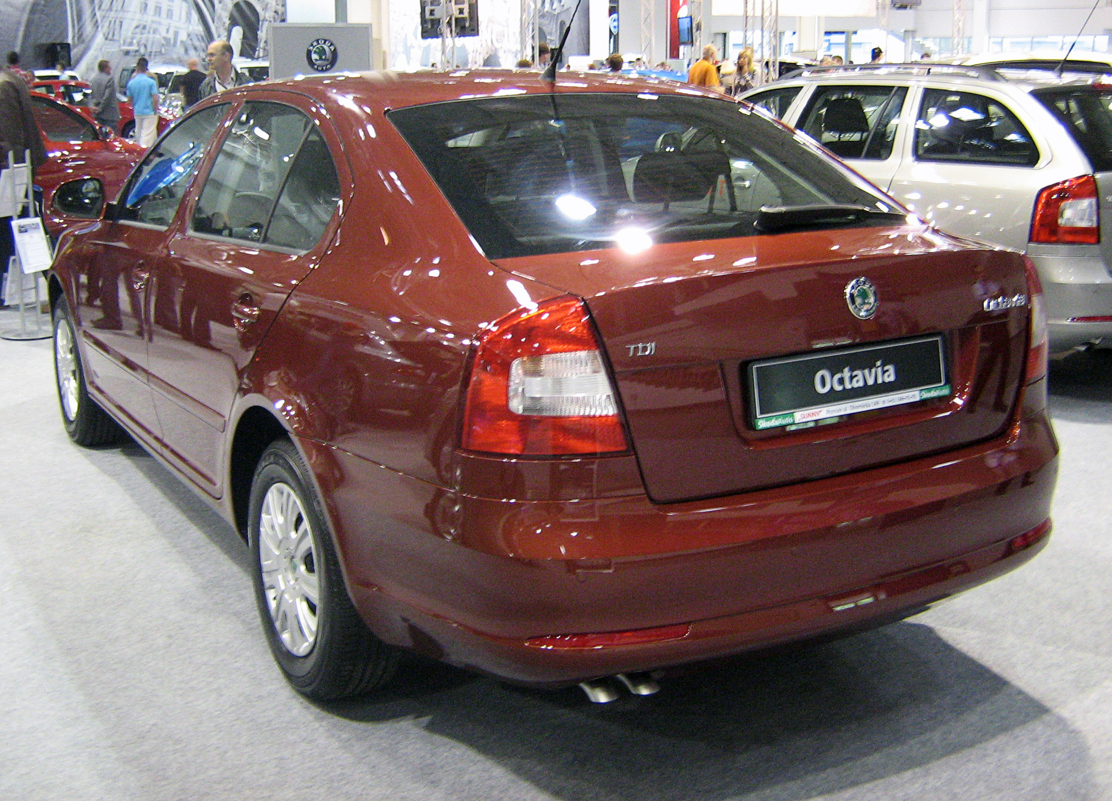 File:Škoda Octavia II Facelift Liftback rear - PSM 2009.jpg - Wikimedia  Commons