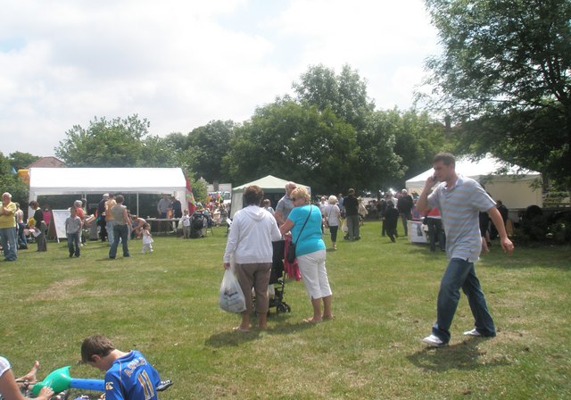 File:2009 Paulsgrove Carnival on The Green (10) - geograph.org.uk - 1373859.jpg