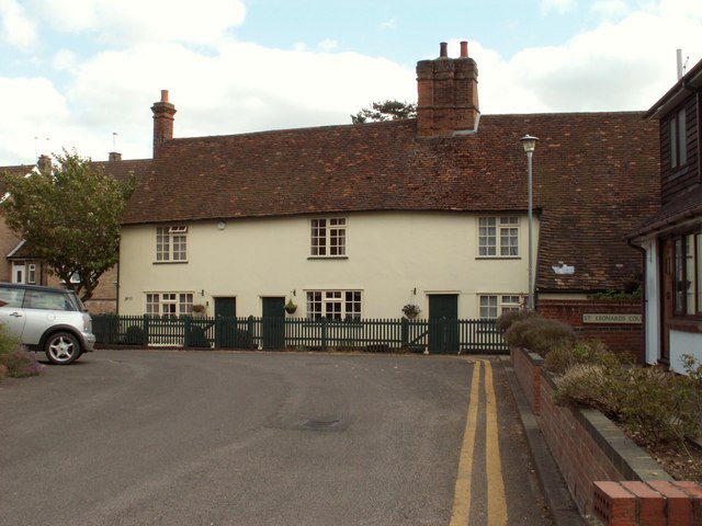 A row of old terraced houses by Sandridge church - geograph.org.uk - 1310350