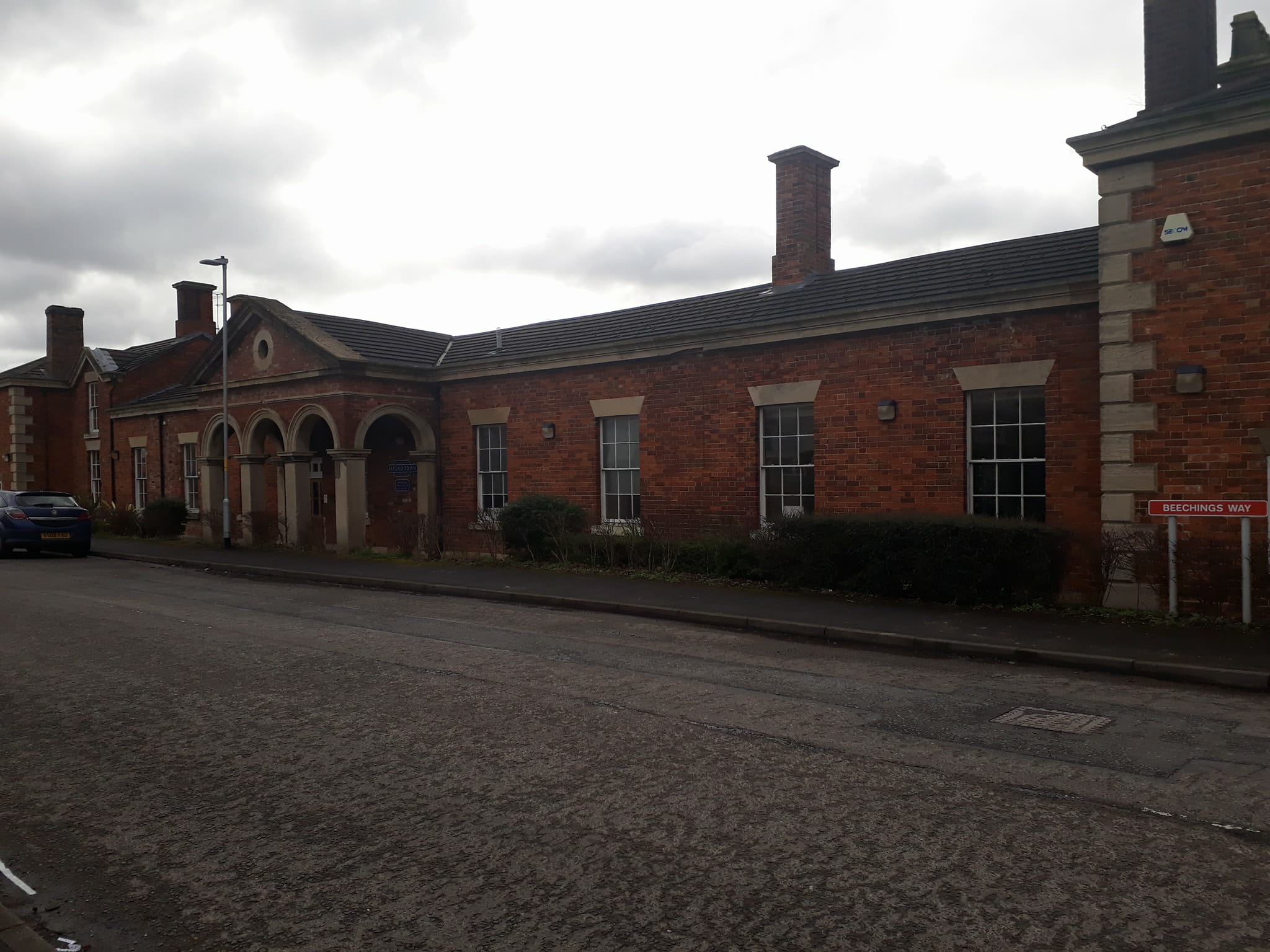 Alford Town railway station