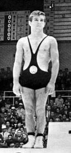 Ангел Керезов на п'єдесталі літніх Олімпійських ігор 1964 року в Токіо