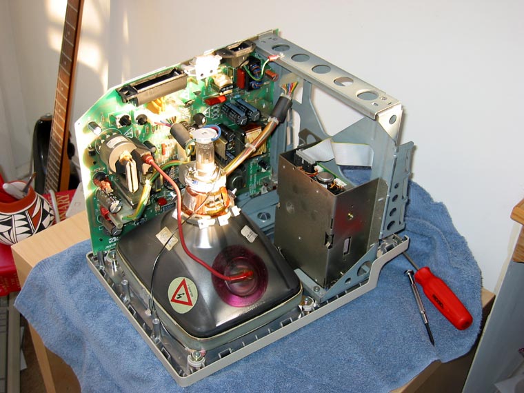 File:Cathode ray tube inside a Macintosh Plus.jpg