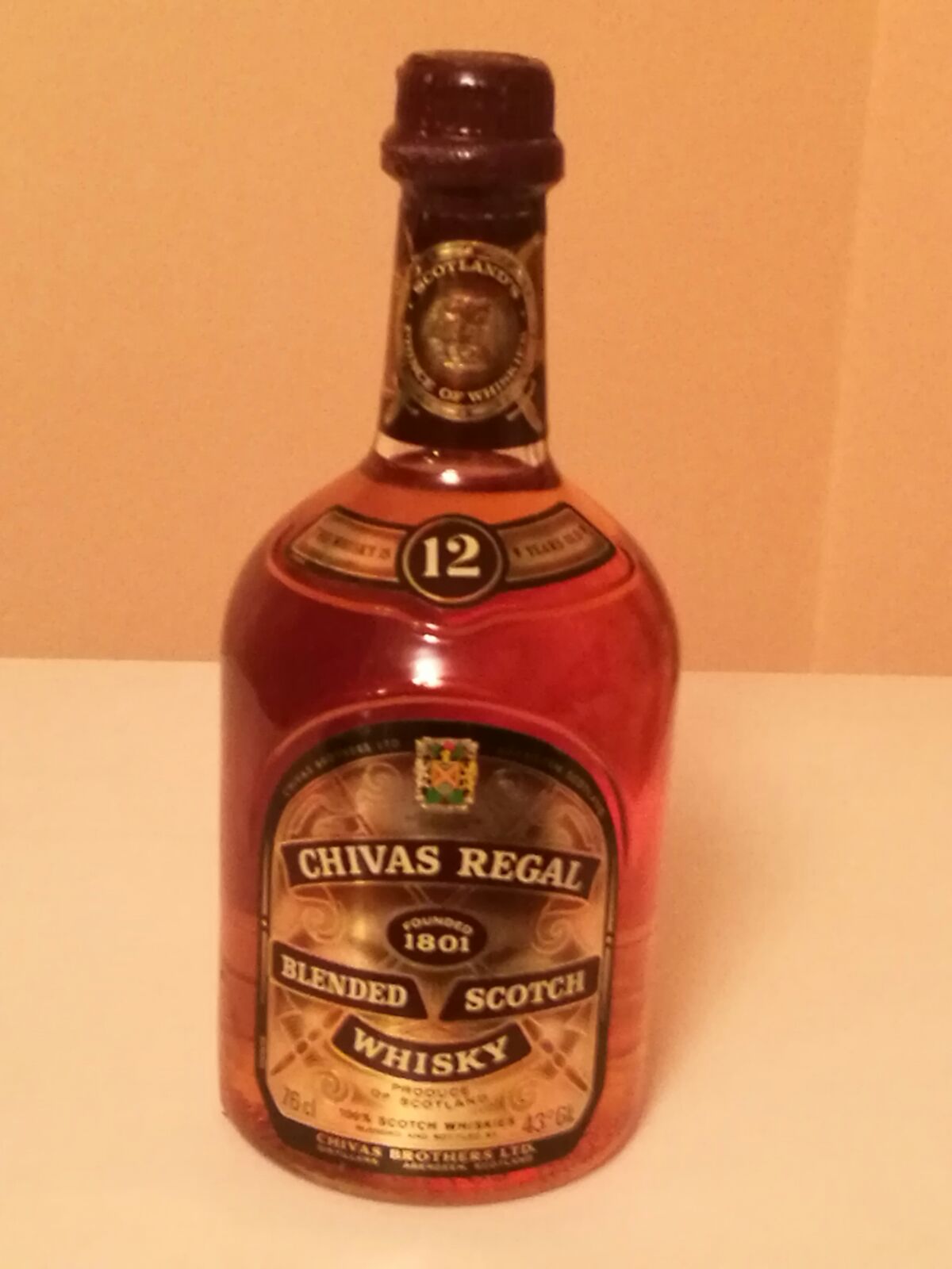 25 Bouteille De Whisky Chivas Regal Photographie éditorial - Image du  distillerie, mélangé: 178099277