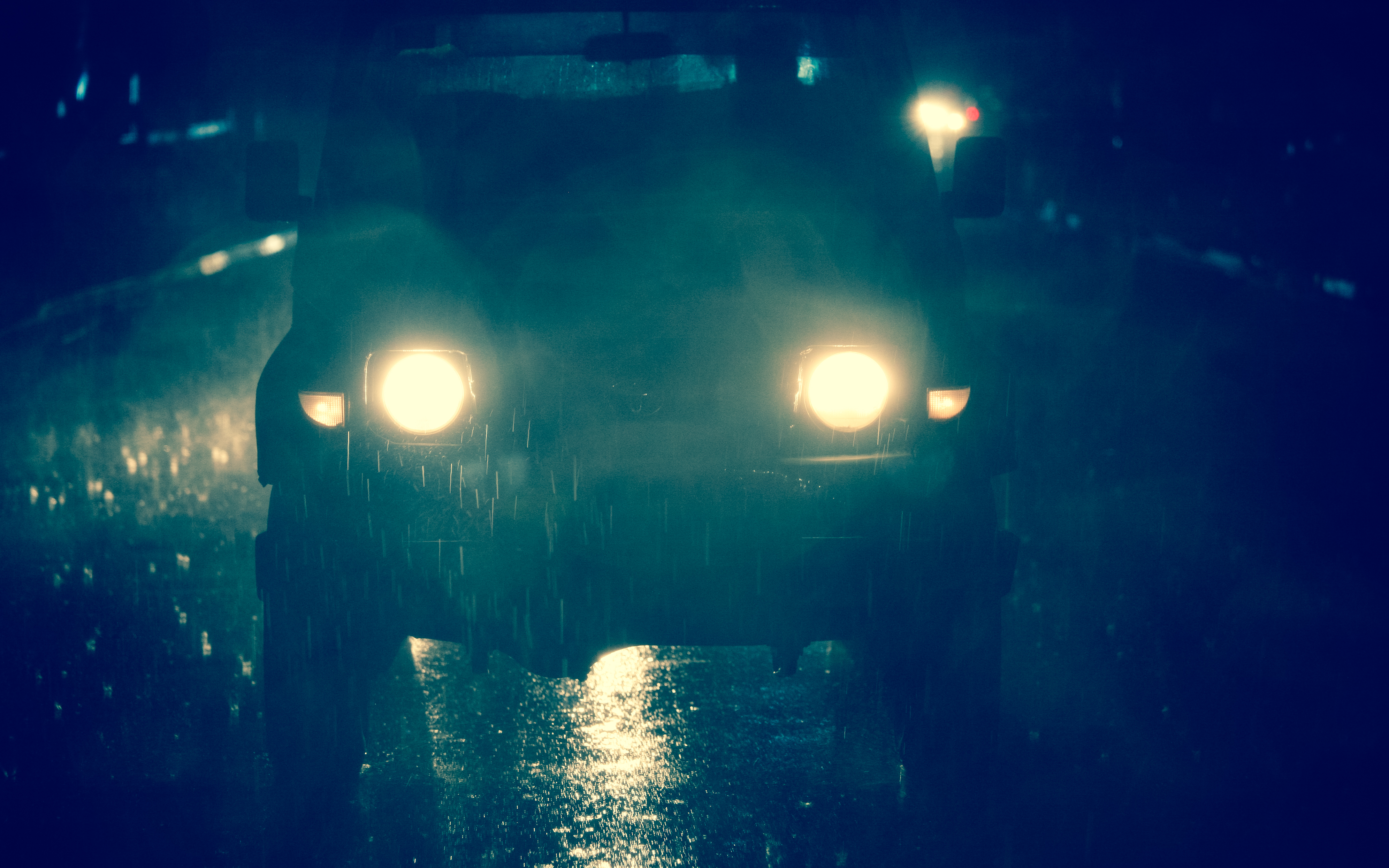 Хороший свет в дождь. Off Road Light Rainy. Car Driving in the Rain. M235i Brake Lights Night.