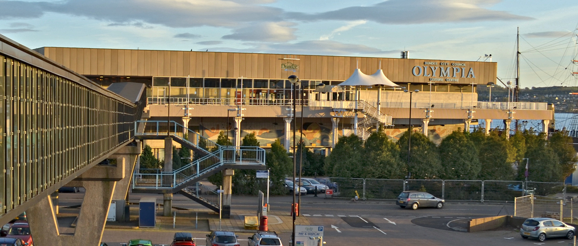 Olympia Leisure Centre (1974)