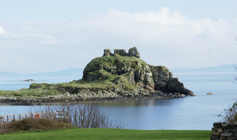 File:Dunyvaig Castle 20120411 from northwest across Lagavulin Bay.jpg