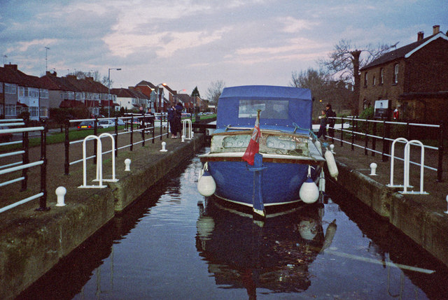 File:Enfield Lock, Enfield - geograph.org.uk - 1195891.jpg