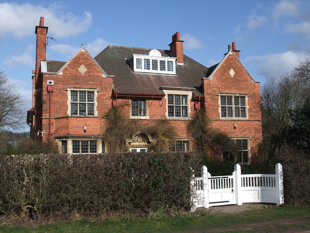 File:House in Hardwick Village, Clumber Park - geograph.org.uk - 1207886.jpg