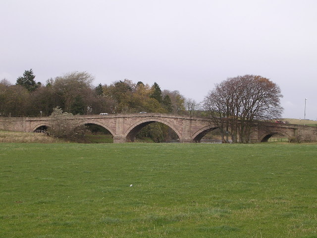 File:Hyndford Bridge, River Clyde - geograph.org.uk - 77309.jpg