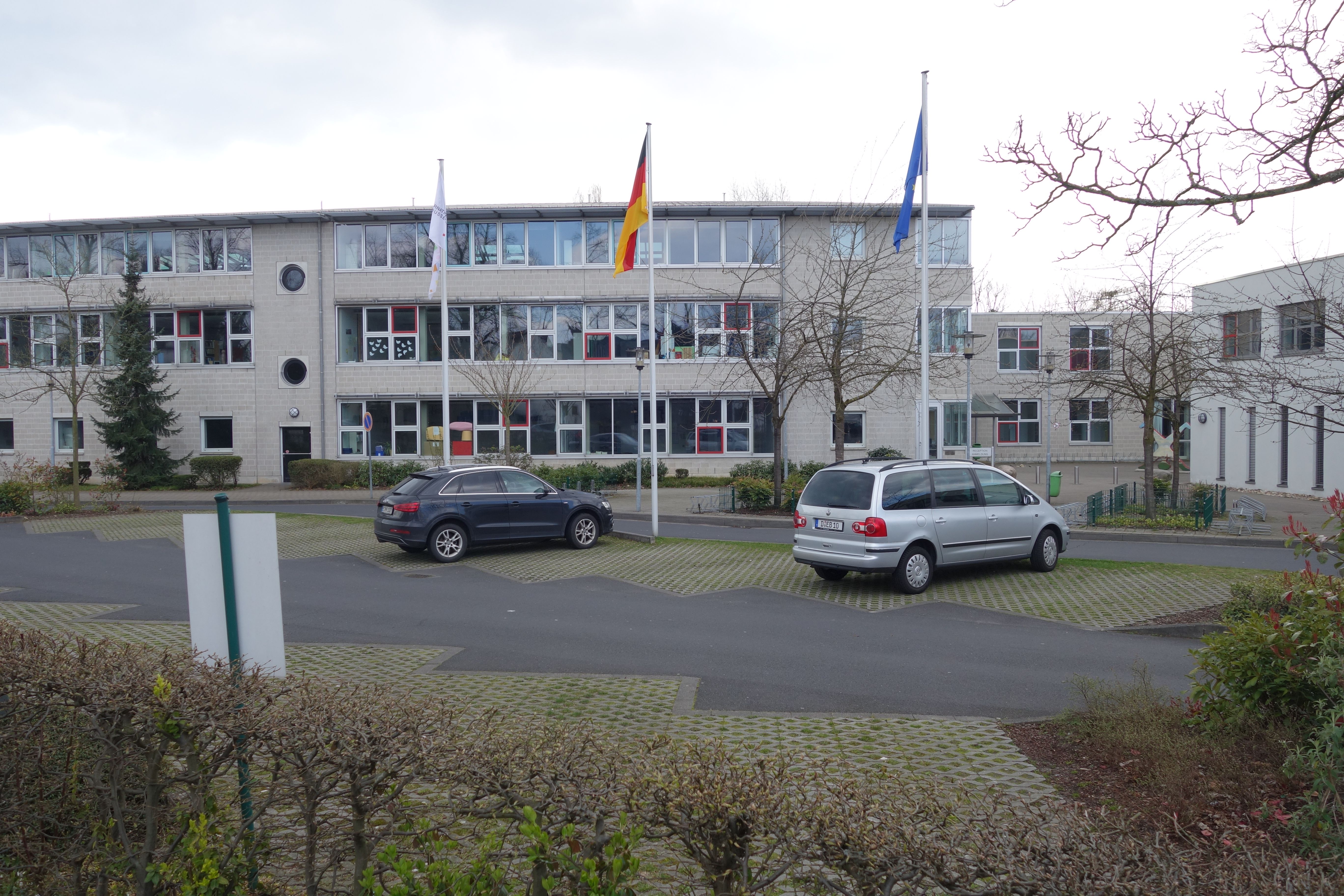 File International School Of Dusseldorf 1 Jpg Wikimedia Commons