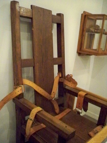 Leg of a Louis-Philippe chair, Dead Maze Wiki