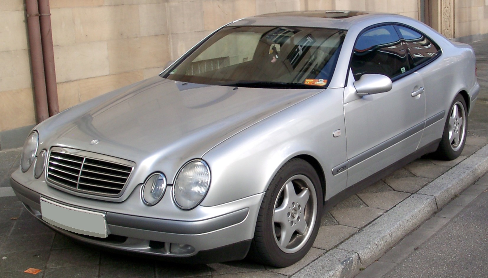 Mercedes w208 front #2