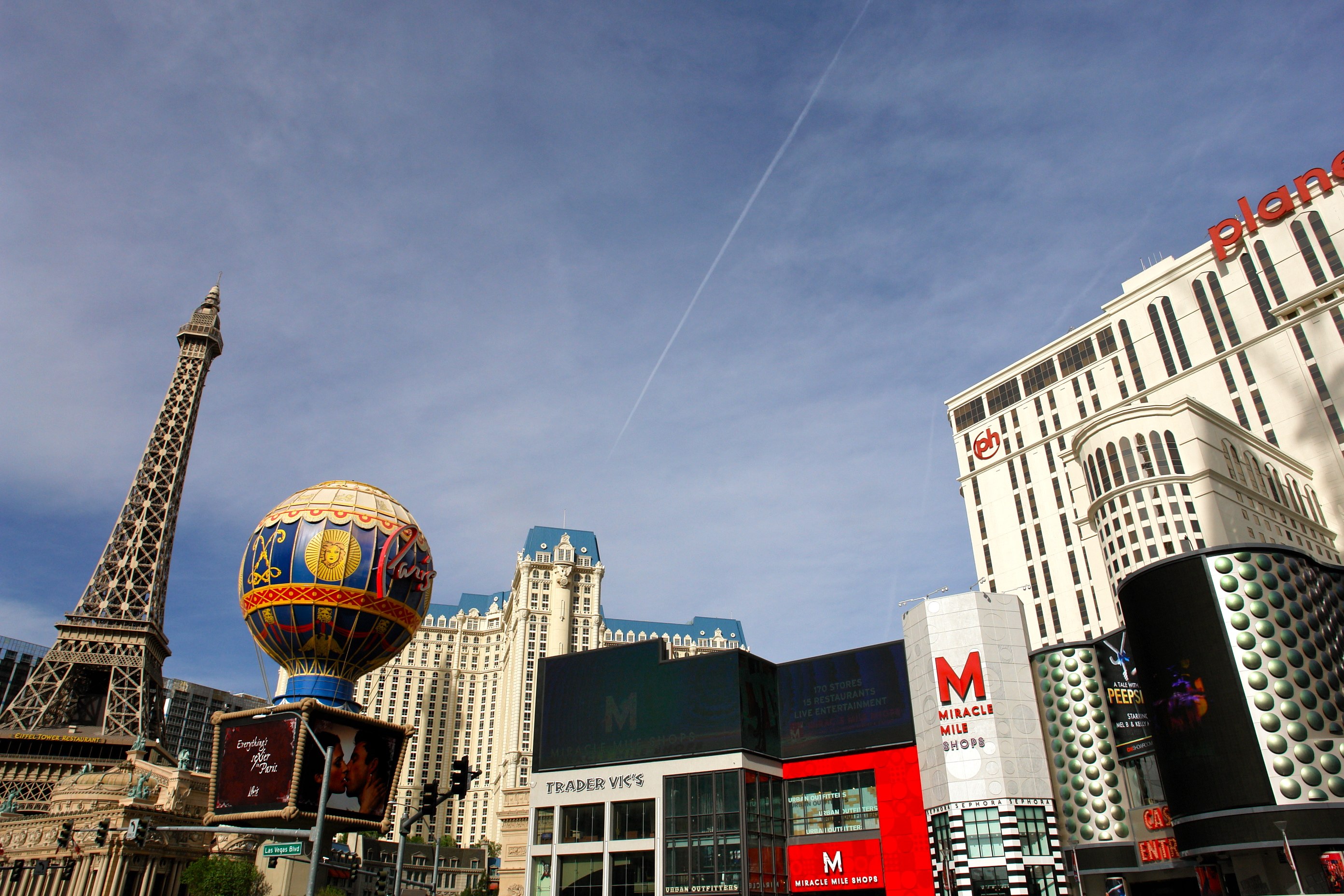 File:Shops in the Bellagio casino, Las Vegas.jpg - Wikipedia