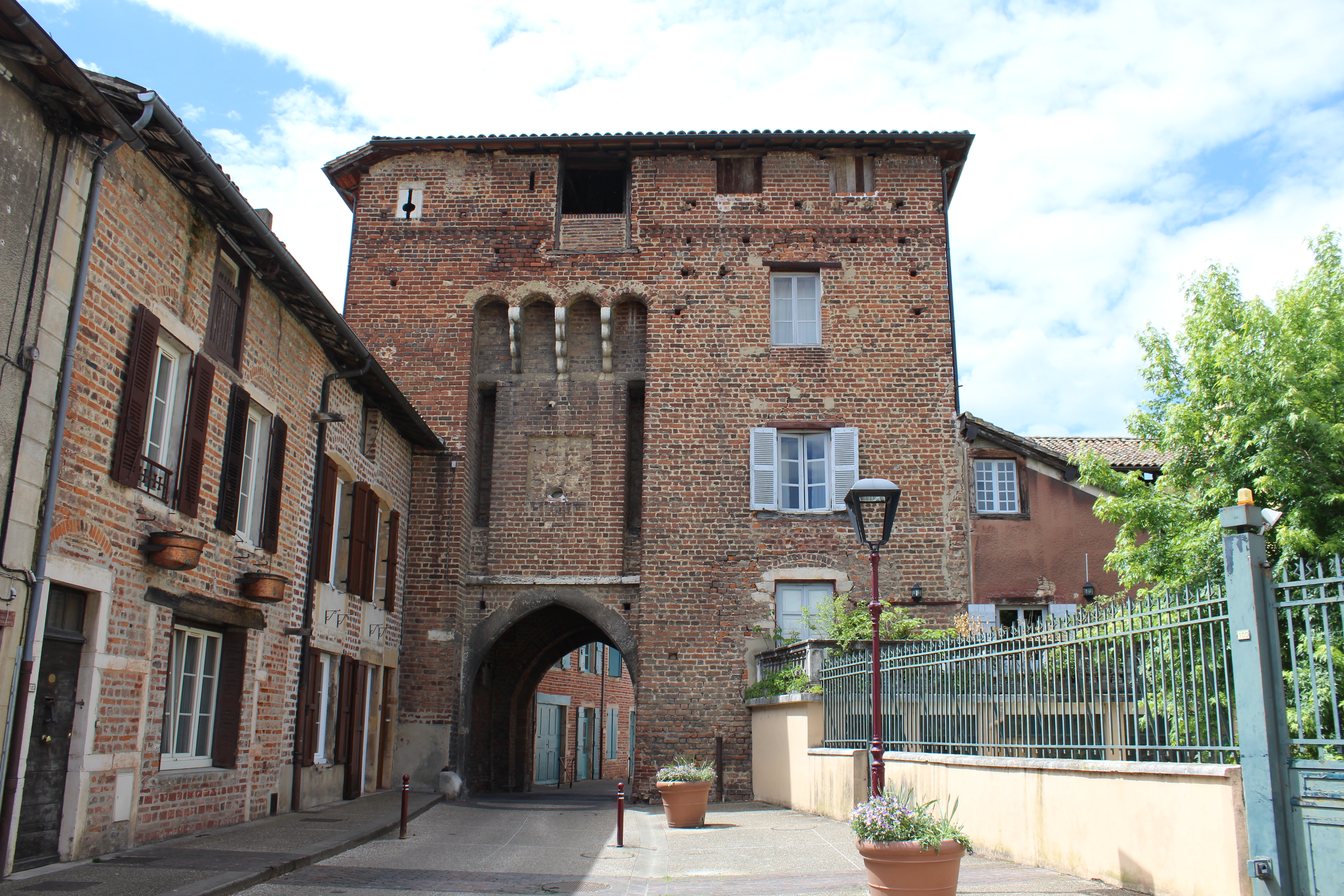 File Porte Villars Chatillon Chalaronne 7 Jpg Wikimedia Commons