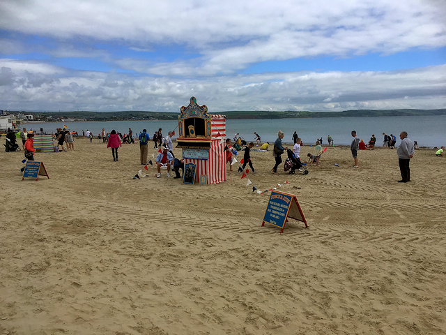 File:Punch and Judy Stand on Weymouth Beach (geograph 5419315).jpg